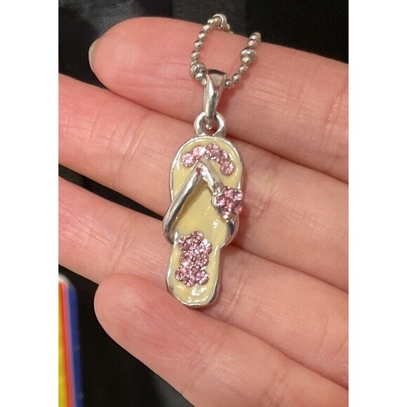 Silver Tone Necklace With Flip Flop Pink Flower Beach Sandal Pendant Jewelry - Picture 7 of 7